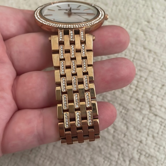 Michael Kors rose gold watch mother of pearl faceplate - Picture 2 of 7